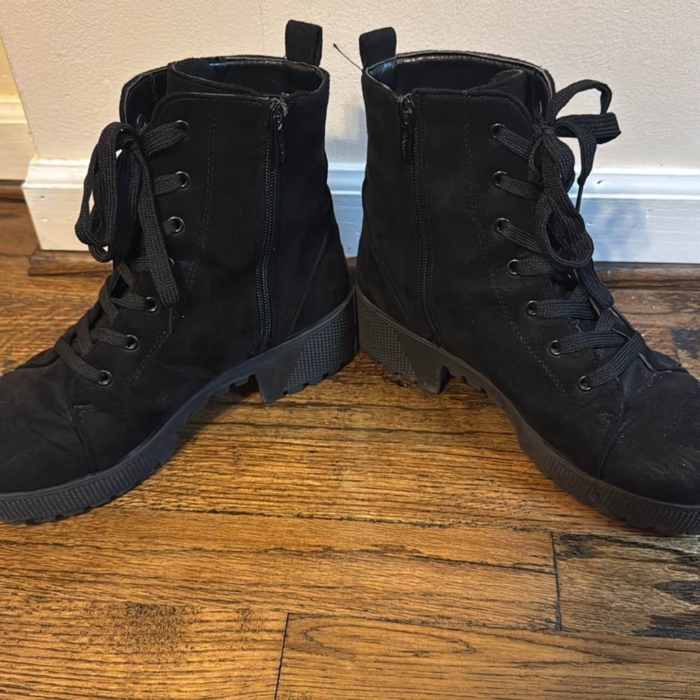 Black Lace Up Platform Combat Boots Size 8.5 - Picture 2 of 6